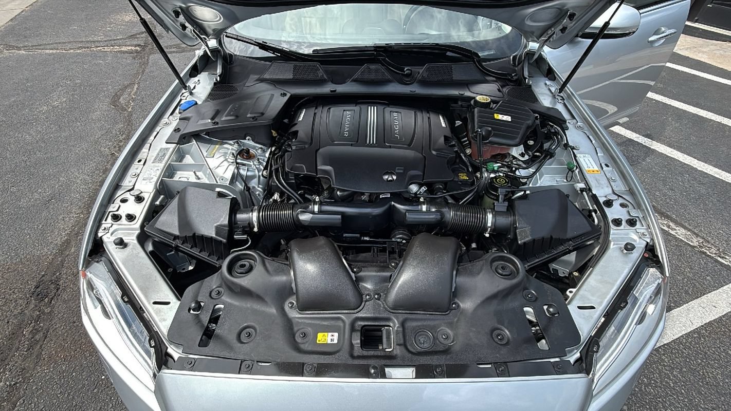 Used 2015 Jaguar XJ AWD image 29