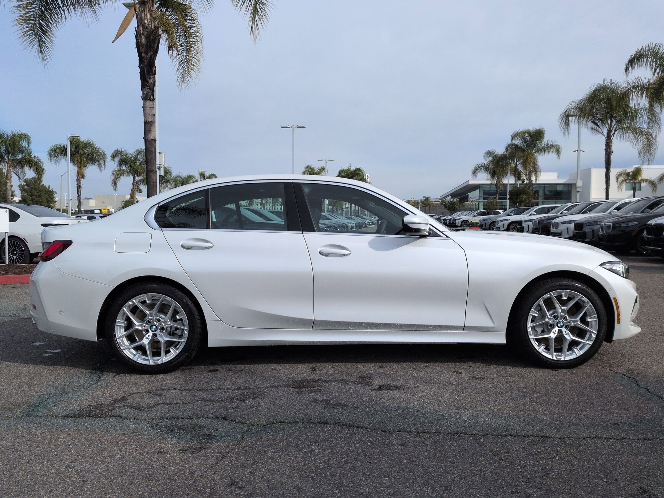 Used 2025 BMW 330i Sedan w/ Convenience Package RWD image 11