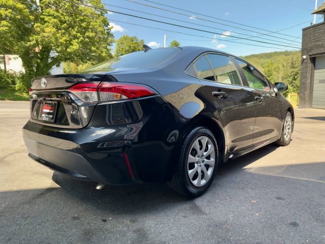 Used 2021 Toyota Corolla LE image 5