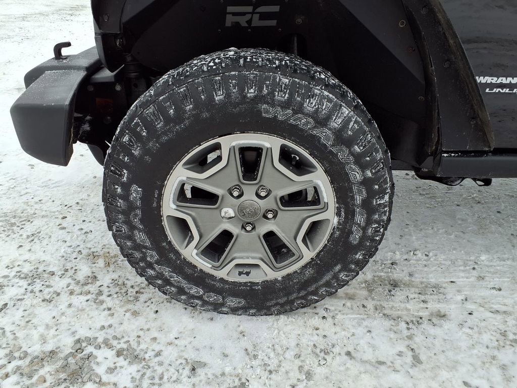 Used 2018 Jeep Wrangler Unlimited Rubicon w/ Connectivity Group image 35