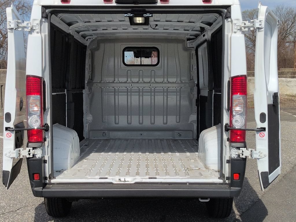 Used 2025 RAM ProMaster 2500 w/ Convenience Group FWD image 28