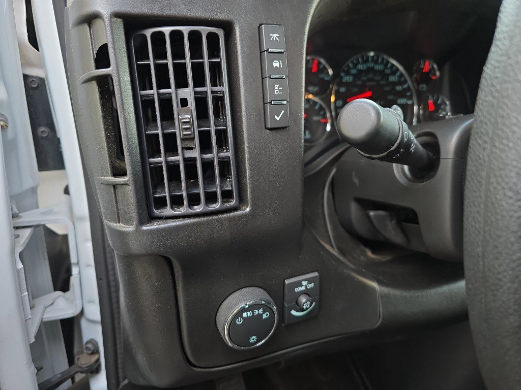 Used 2024 Chevrolet Express 2500 w/ Driver Convenience Package image 15
