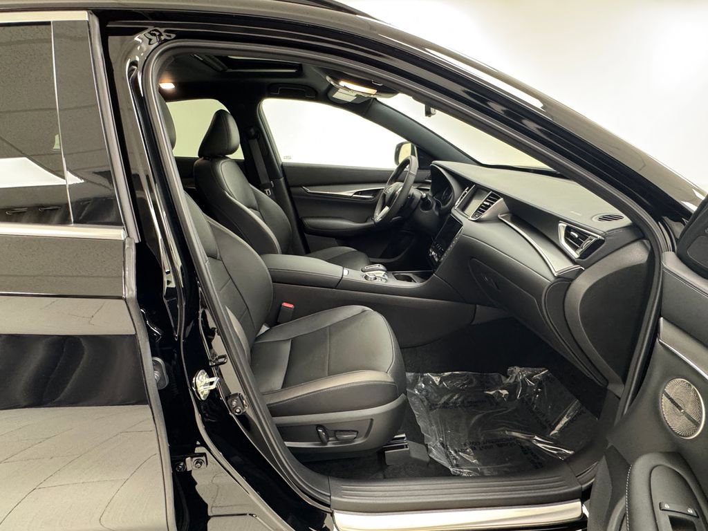 Used 2024 INFINITI QX55 Essential image 14