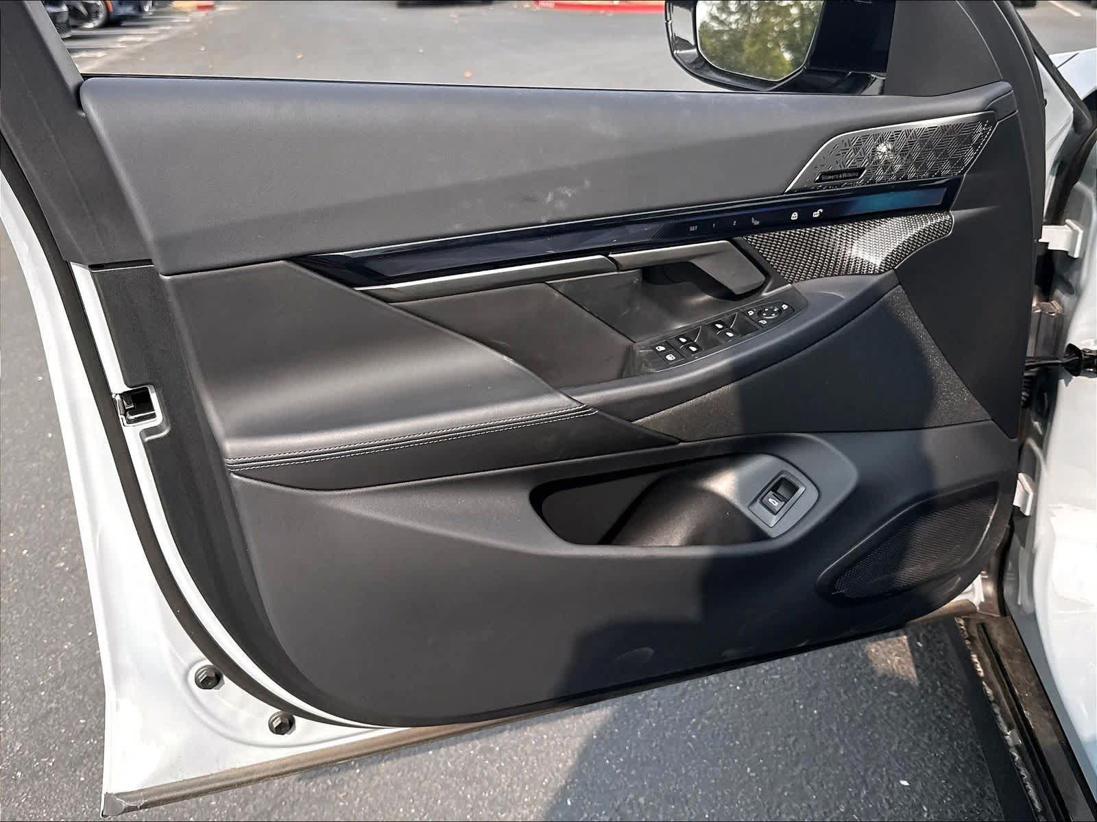 Used 2025 BMW i5 M60 w/ Executive Package AWD/4WD image 21
