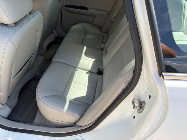 Used 2013 Chevrolet Impala LTZ FWD image 13