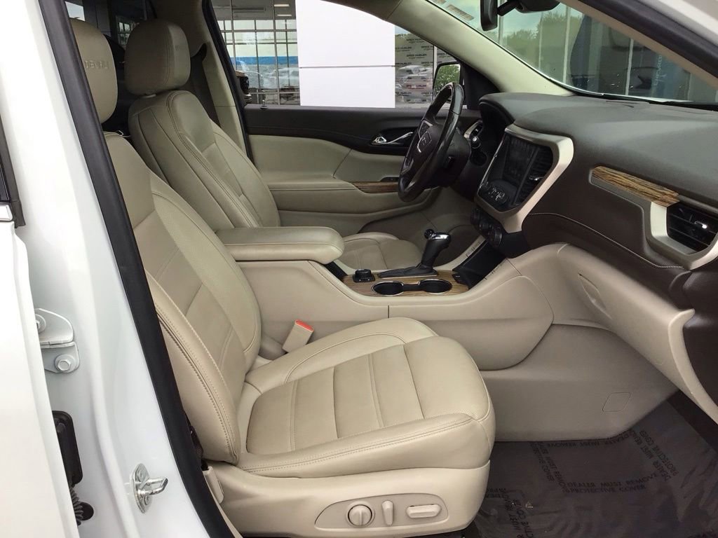 Used 2019 GMC Acadia Denali w/ Technology Package AWD/4WD image 27