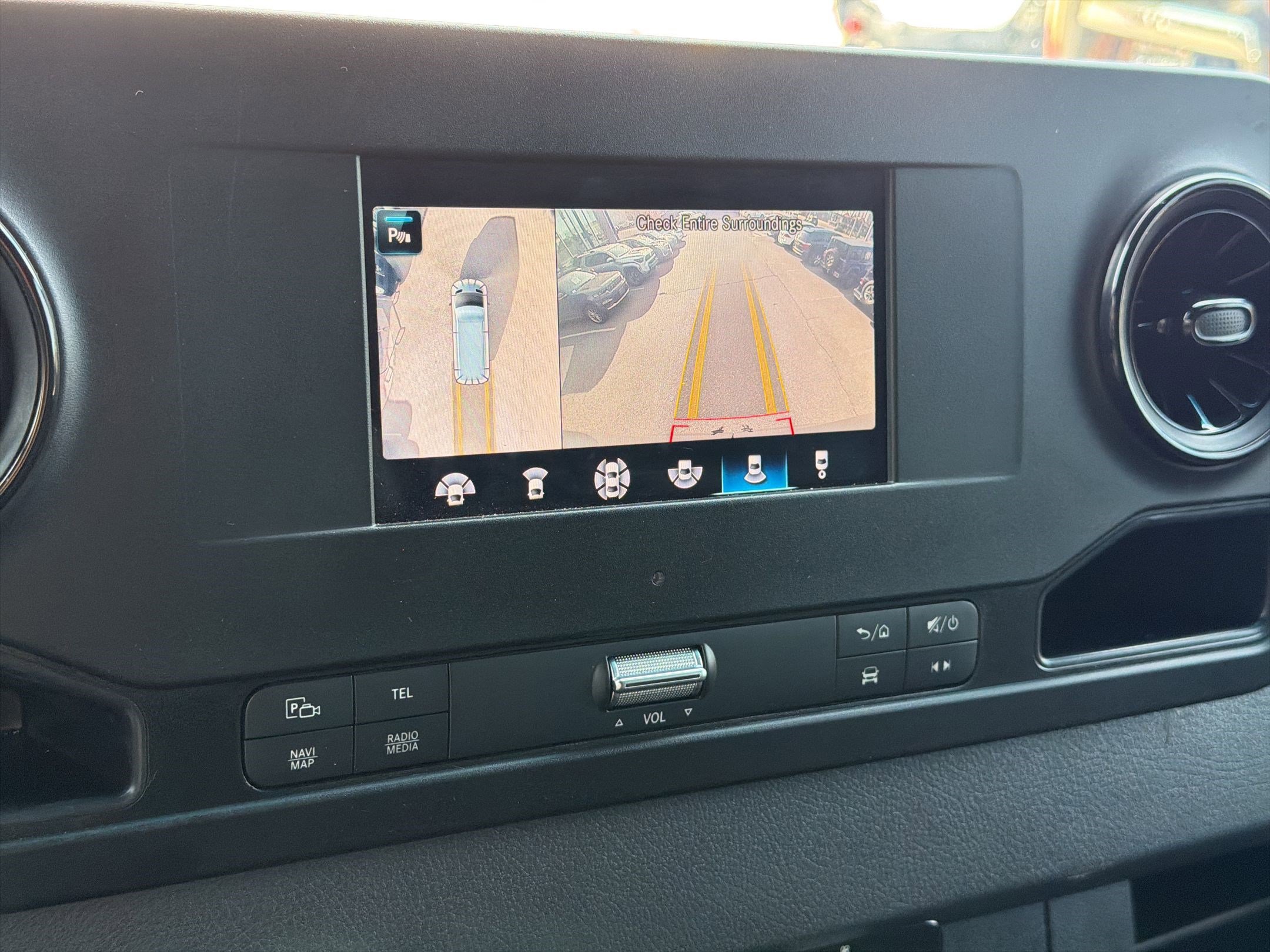 Used 2024 Mercedes-Benz Sprinter 2500 image 24