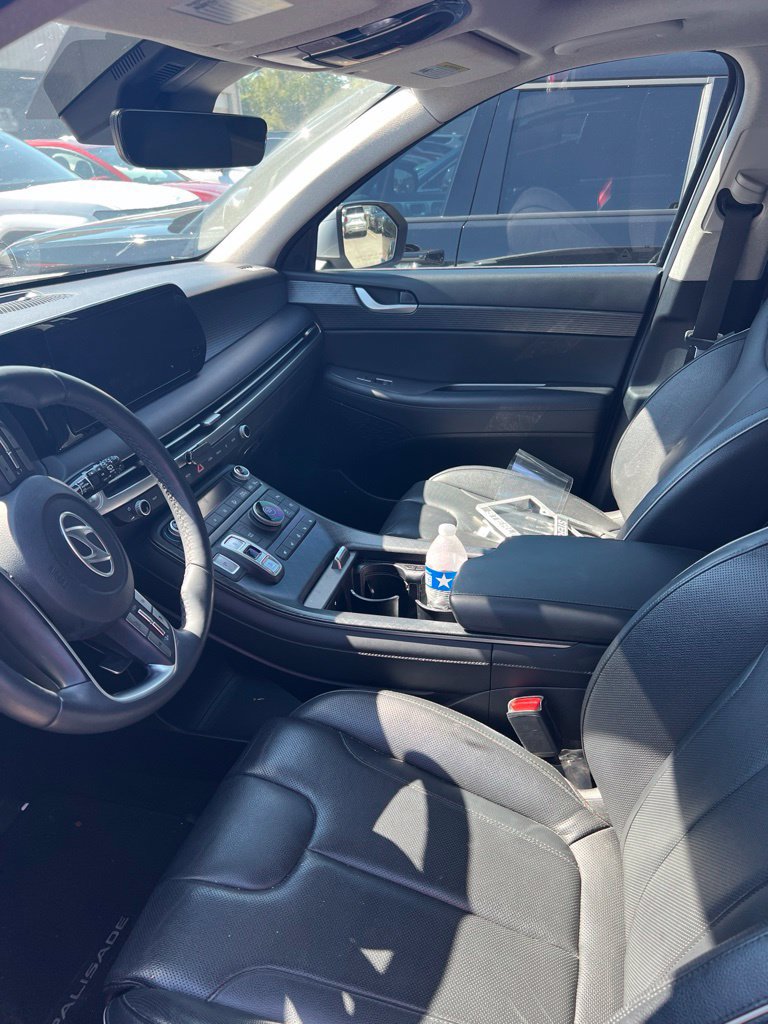 Used 2024 Hyundai Palisade Limited FWD image 2