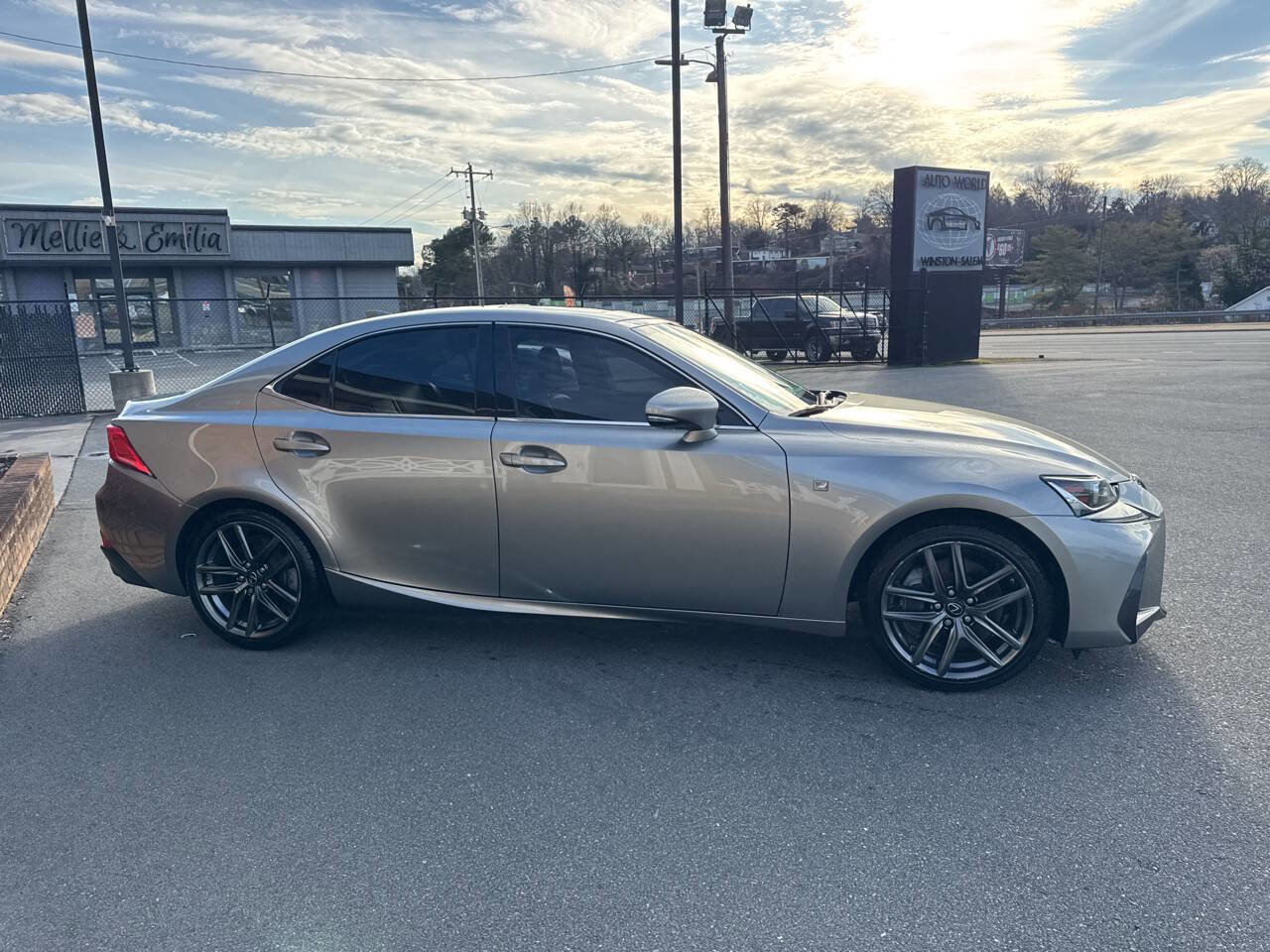 Used 2018 Lexus IS 300 F Sport w/ F Sport Package image 9