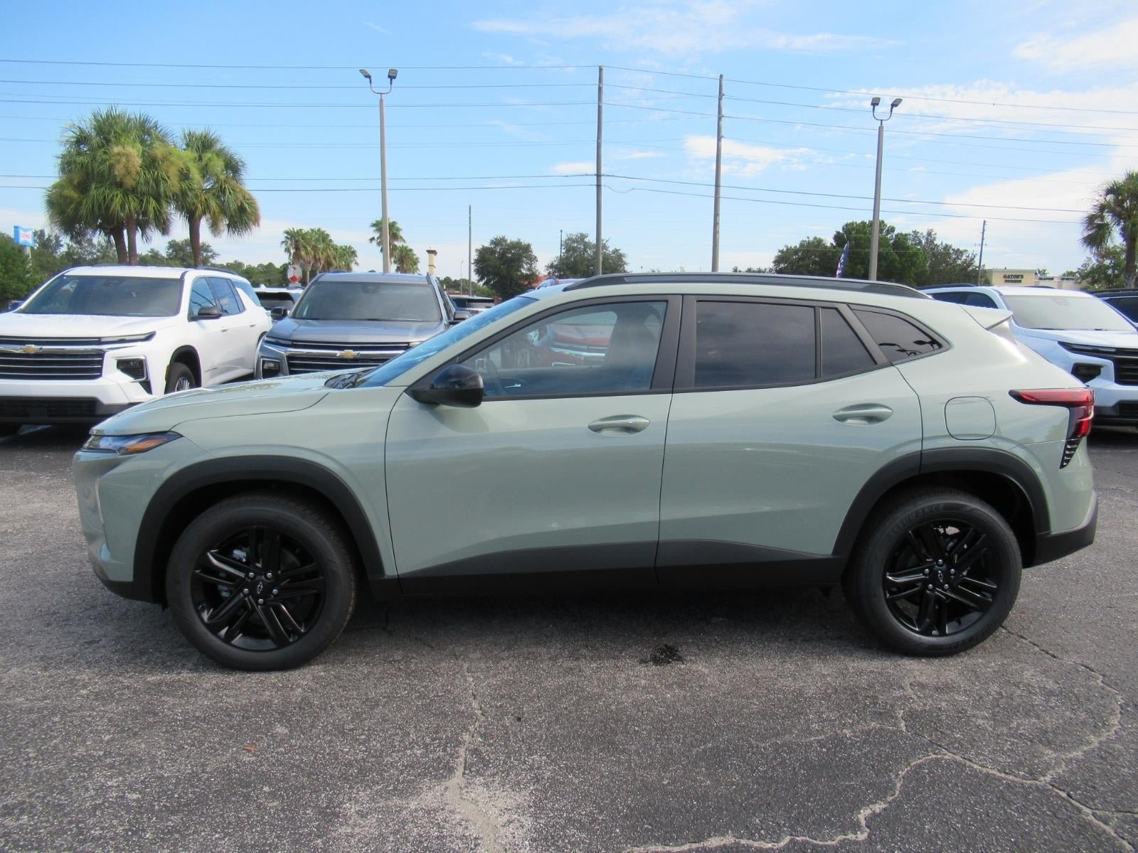 New 2026 Chevrolet Trax ACTIV w/ Sunroof Package FWD image 2