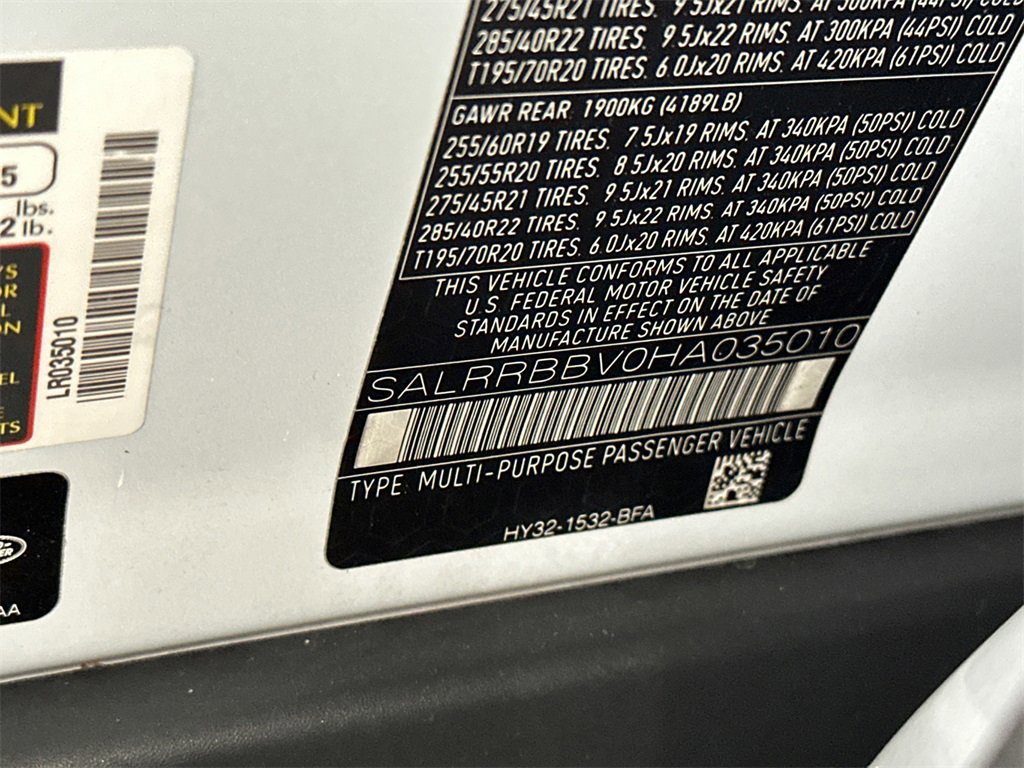 Used 2017 Land Rover Discovery HSE image 35