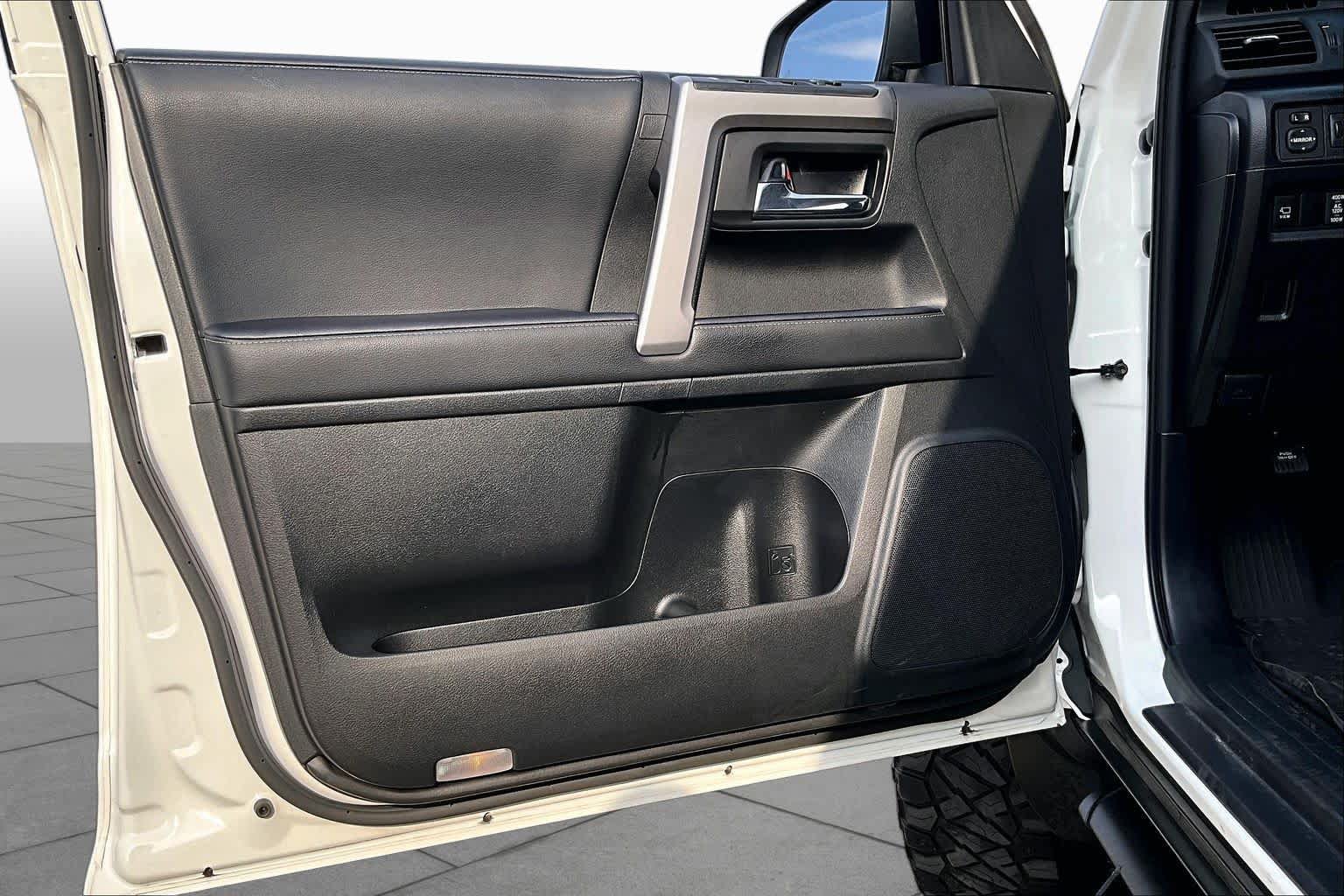 Used 2023 Toyota 4Runner SR5 Premium w/ Moonroof Package AWD/4WD image 26