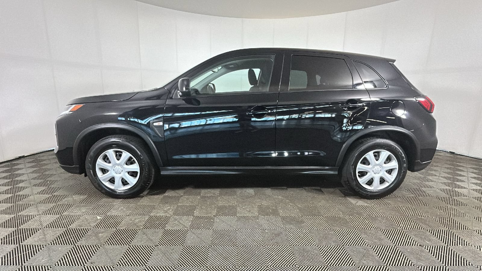 Used 2025 Mitsubishi Outlander Sport AWD image 6