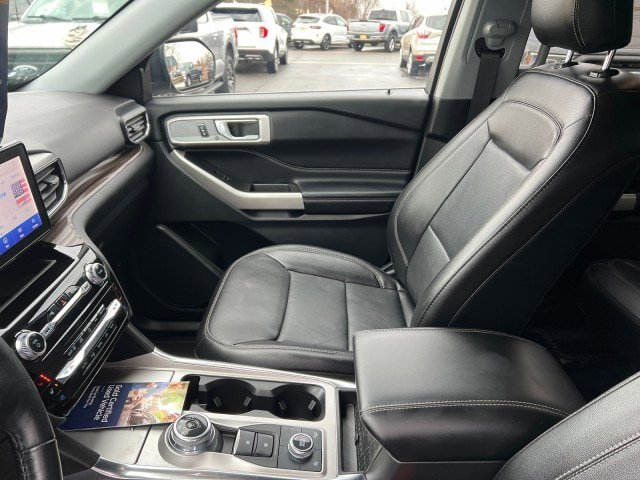 Certified 2023 Ford Explorer Limited w/ Equipment Group 301A AWD/4WD image 18