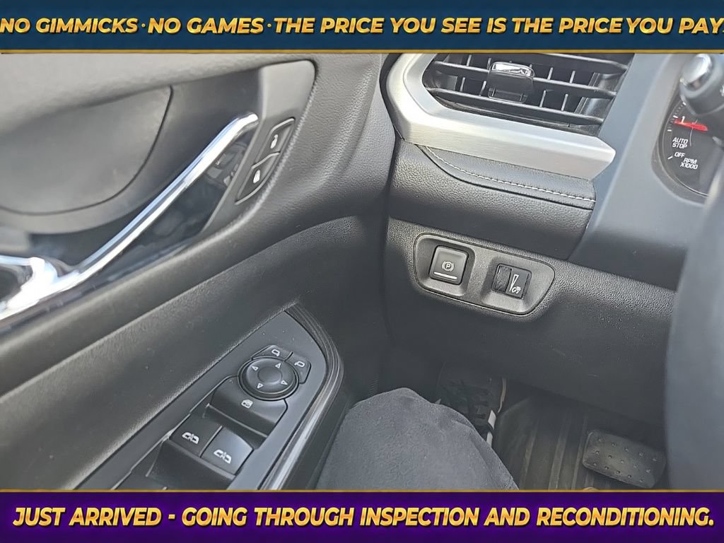 Used 2021 GMC Acadia SLT w/ LPO, Floor Liner Package FWD image 22