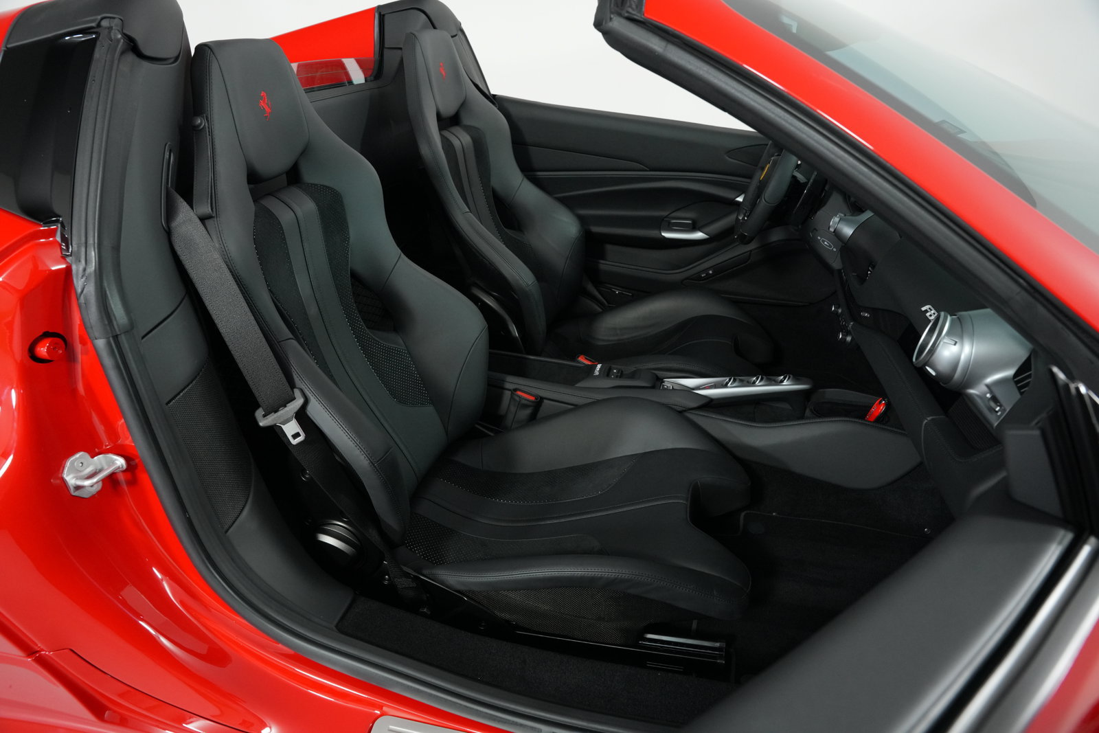 Used 2023 Ferrari F8 Spider RWD image 42