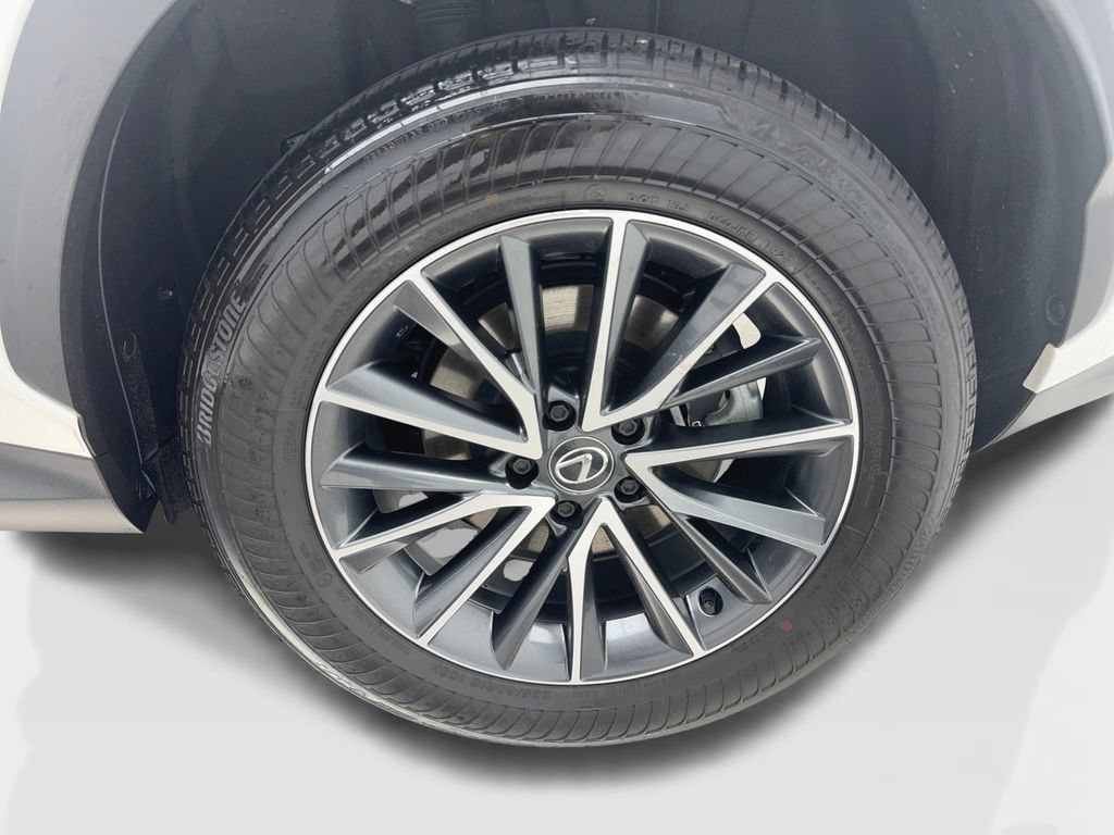 Used 2025 Lexus NX 250 FWD w/ Towing Package (2000 Lbs) image 13