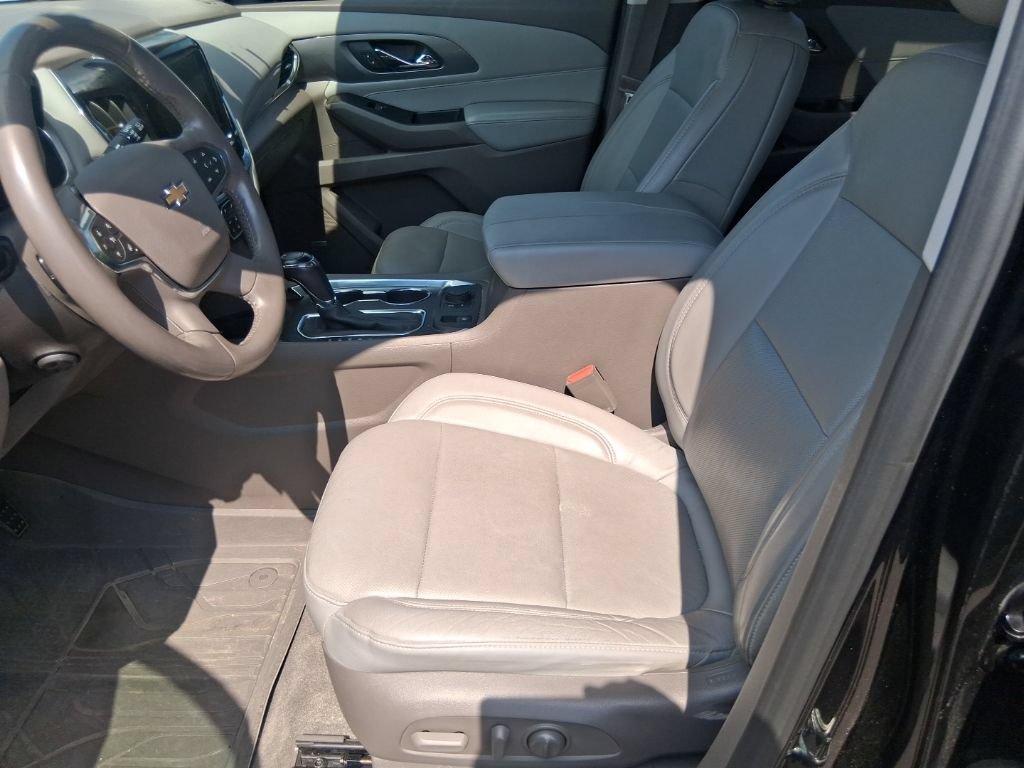 Used 2018 Chevrolet Traverse Premier w/ Driver Confidence II Package FWD image 14