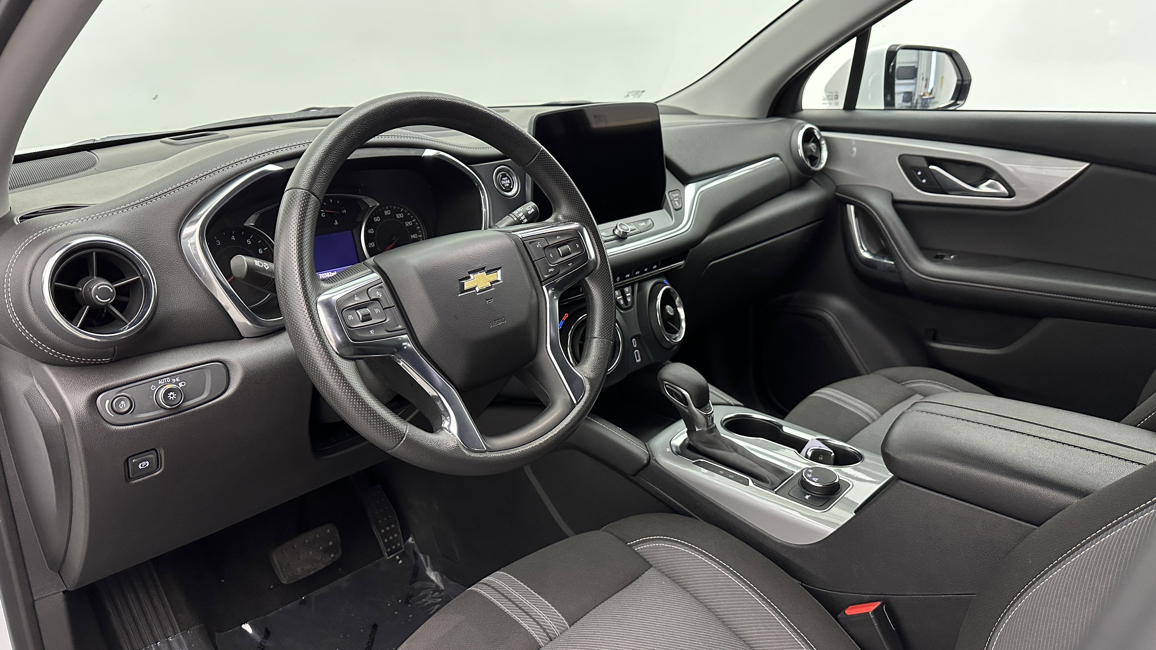 Used 2023 Chevrolet Blazer LT image 8