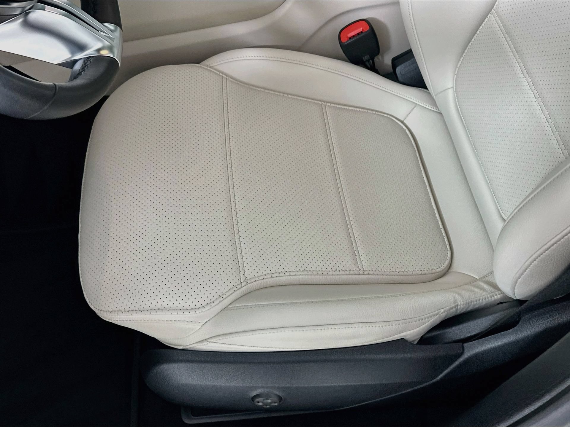 Certified 2026 Mercedes-Benz GLC 300 image 21