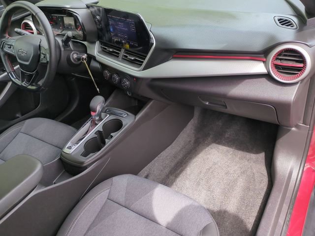 Used 2024 Chevrolet Trax RS w/ Driver Confidence Package FWD image 27