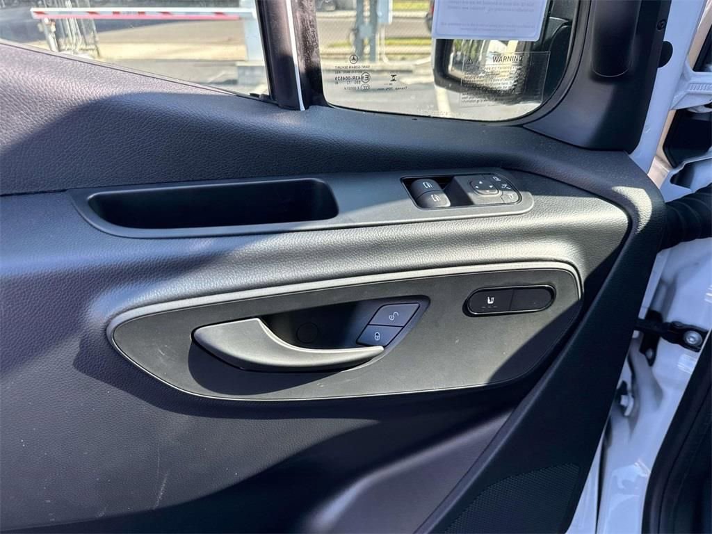Used 2025 Mercedes-Benz Sprinter 2500 image 21