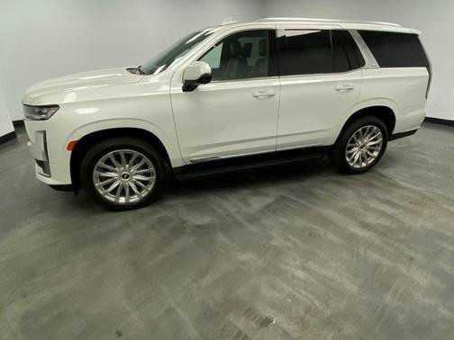 Used 2023 Cadillac Escalade Premium Luxury w/ LPO, Floor Liner Package AWD/4WD image 4
