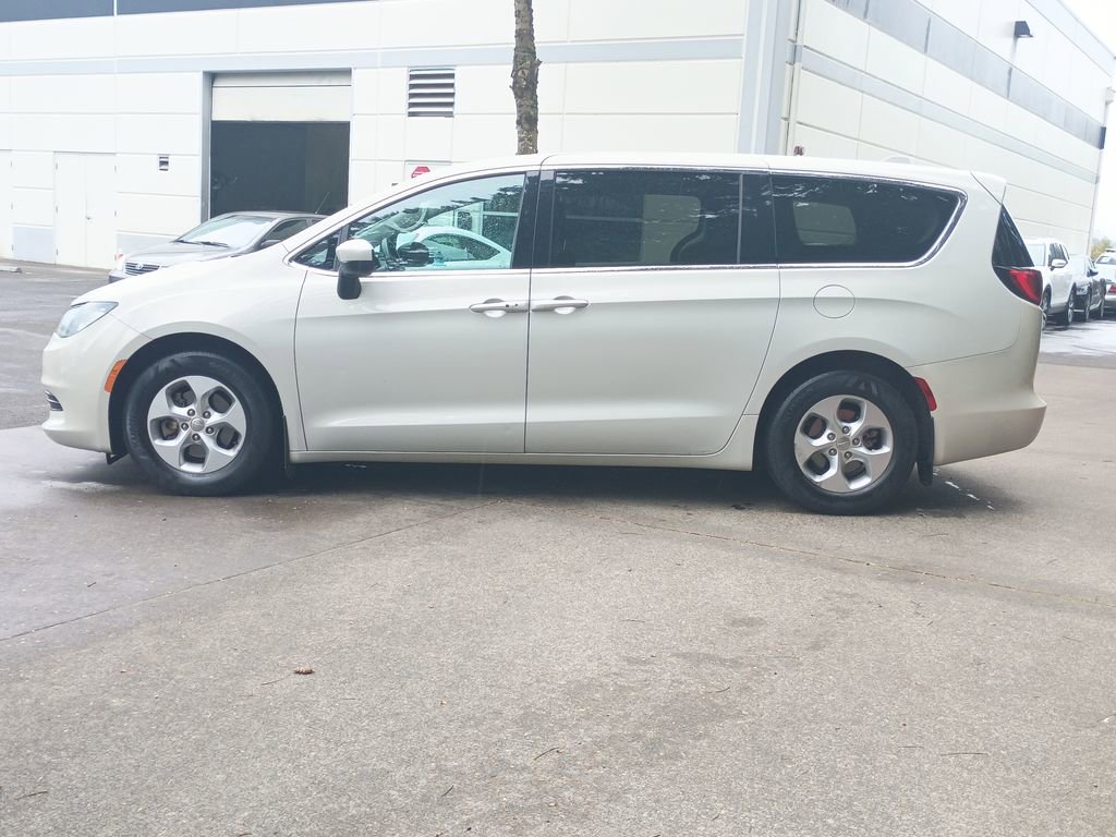 Used 2017 Chrysler Pacifica LX w/ Tire & Wheel Group image 6