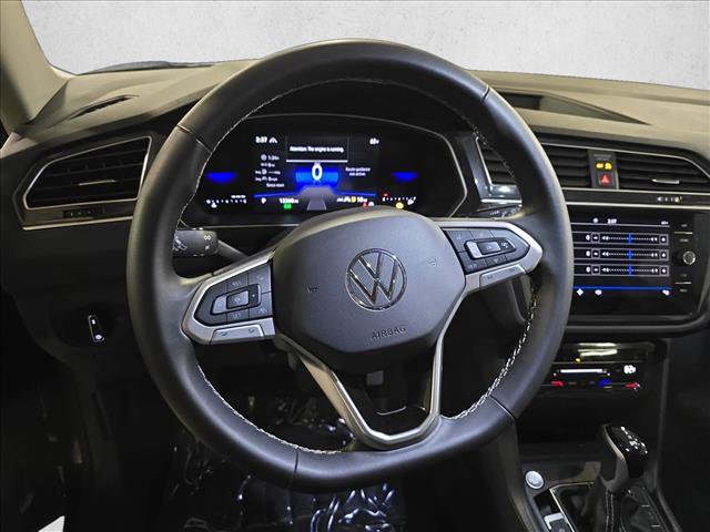 Used 2024 Volkswagen Tiguan SE image 19