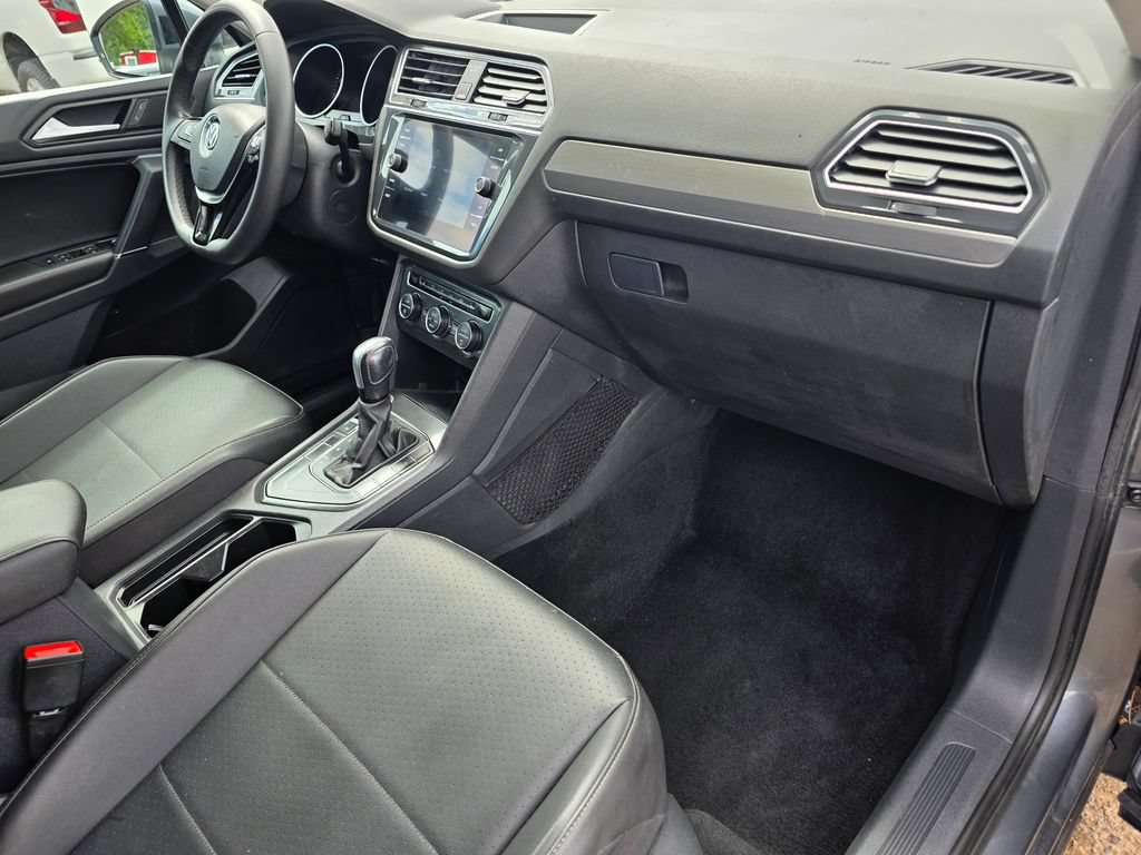 Used 2020 Volkswagen Tiguan SE FWD image 26