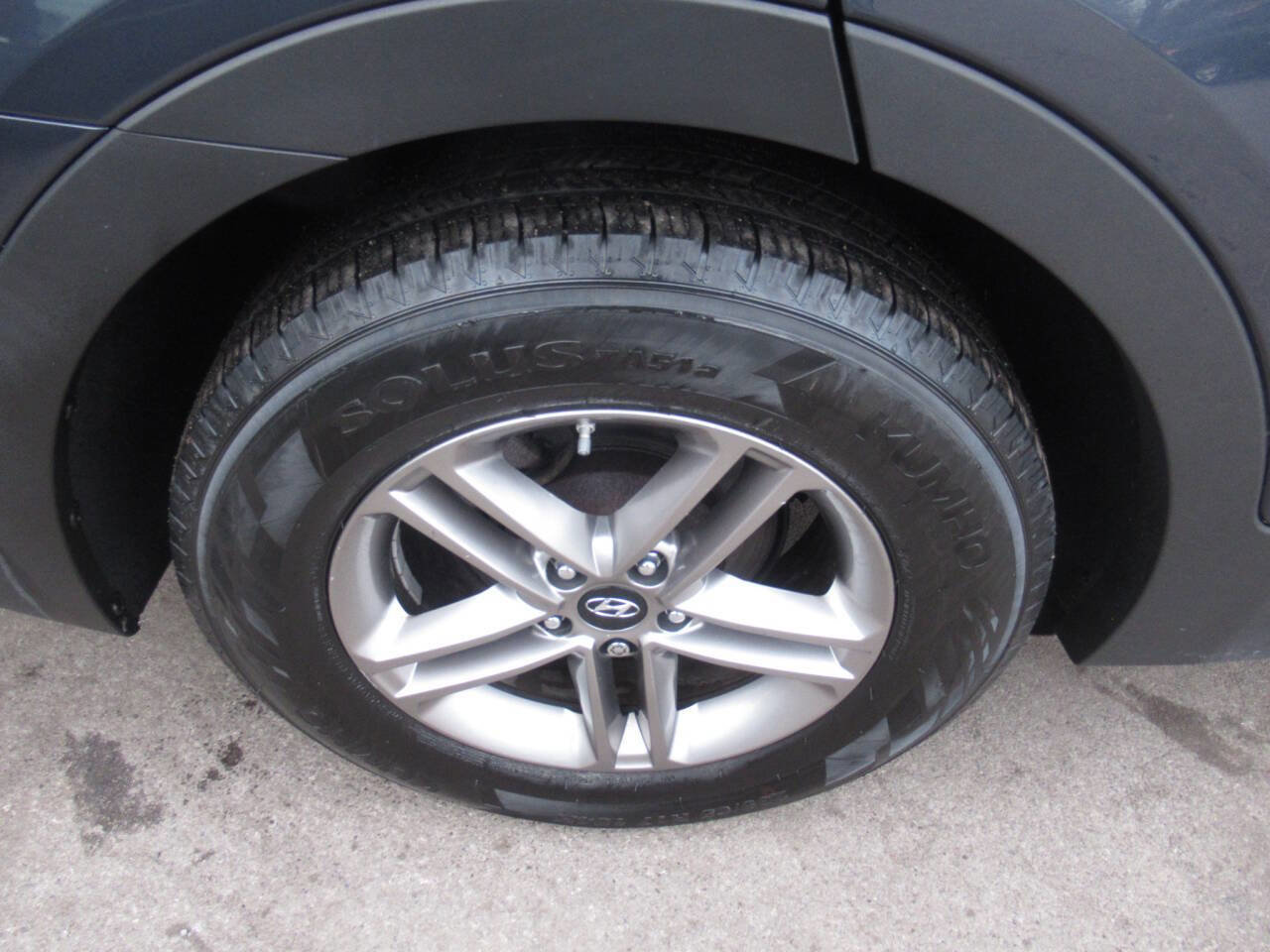 Used 2017 Hyundai Santa Fe Sport image 5