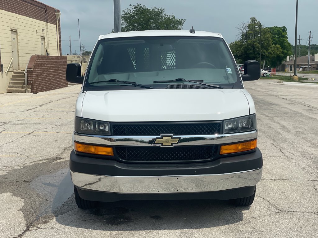 Used 2024 Chevrolet Express 2500 w/ Driver Convenience Package RWD image 8