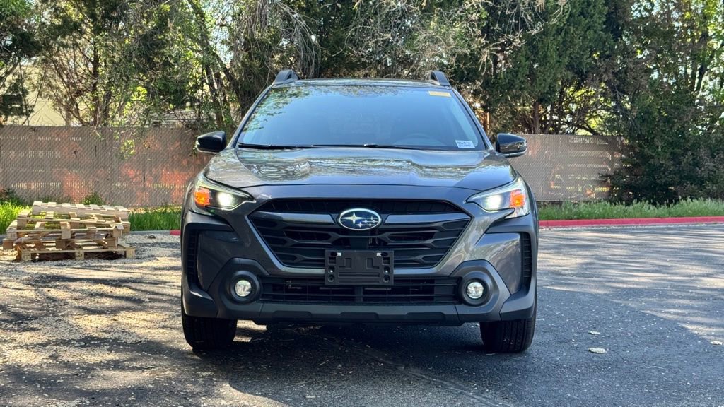 Used 2025 Subaru Outback Premium AWD/4WD image 11
