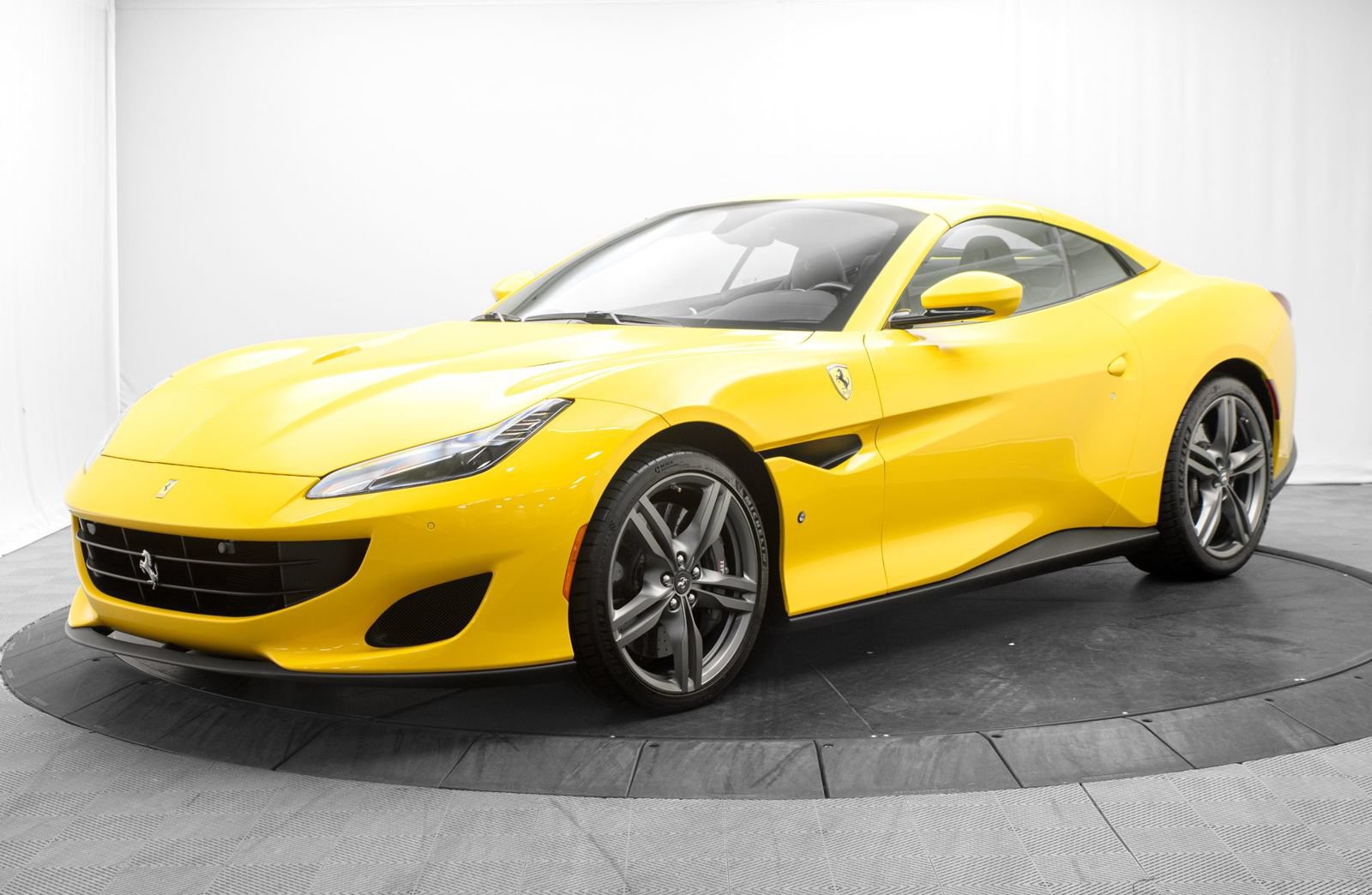 Used 2019 Ferrari Portofino RWD image 15