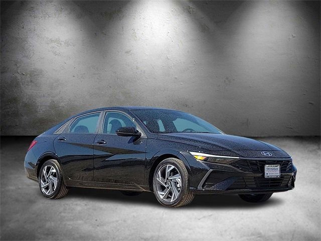 New 2025 Hyundai Elantra Sport image 2