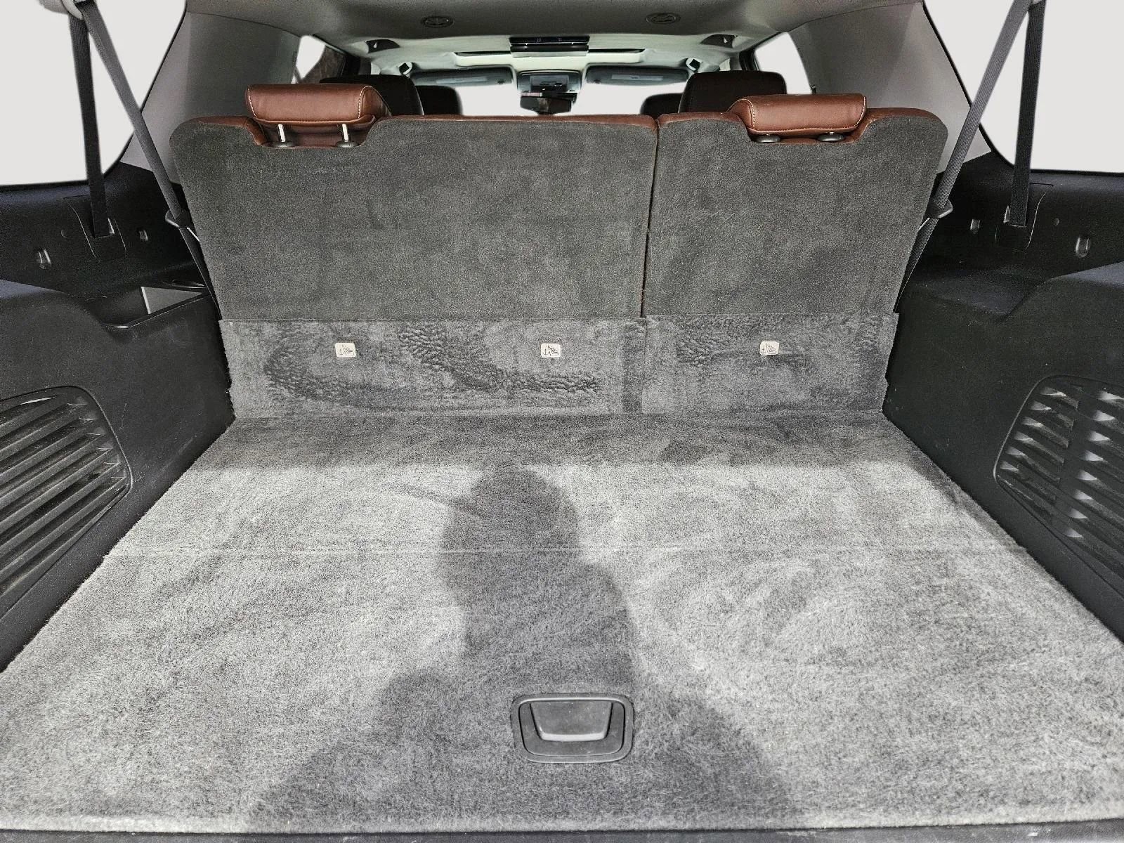 Used 2019 Chevrolet Suburban Premier w/ Premier Plus Edition image 25