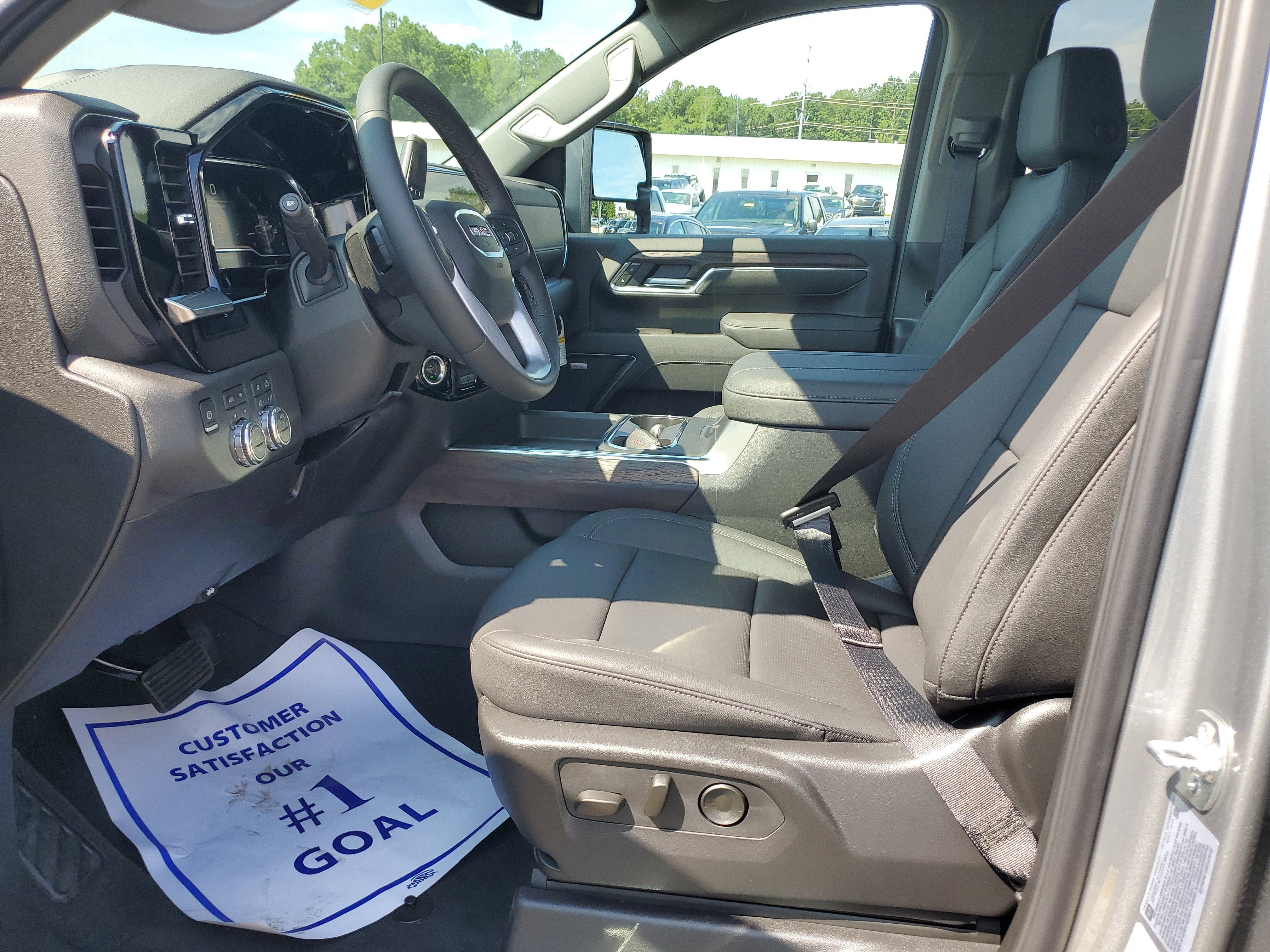 New 2025 GMC Sierra 2500 SLT w/ SLT Convenience Package image 19