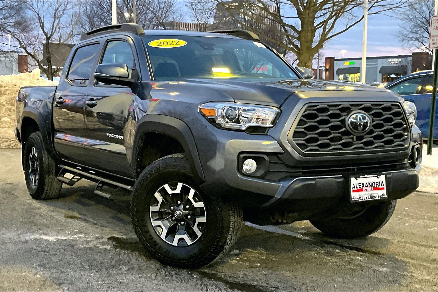 Used 2022 Toyota Tacoma TRD Off-Road image 2