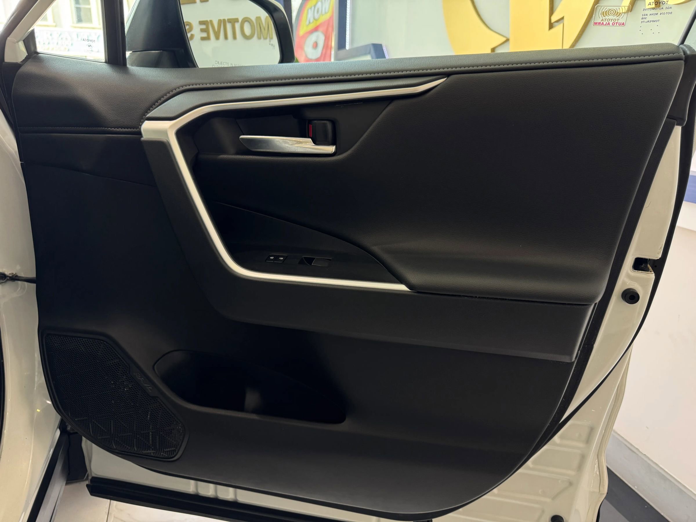 Used 2020 Toyota RAV4 Limited w/ Limited Grade Weather Package image 30