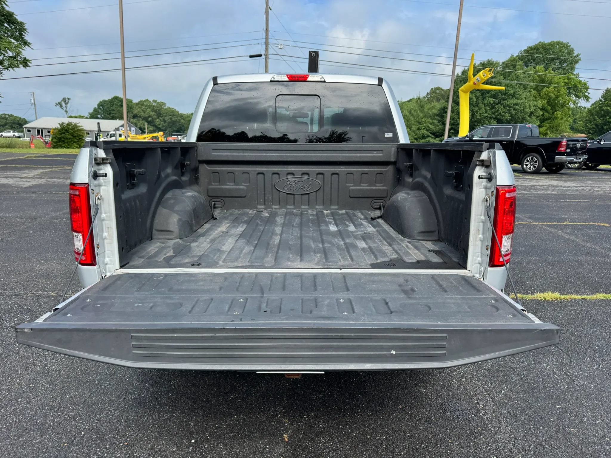 Used 2015 Ford F150 XLT w/ Equipment Group 302A Luxury AWD/4WD image 17