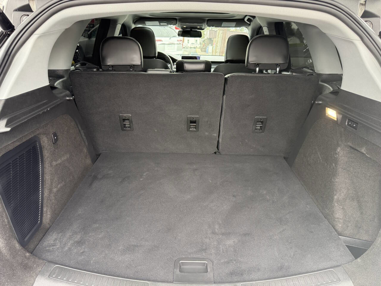 Used 2022 Lincoln Corsair AWD w/ Premium Package image 9