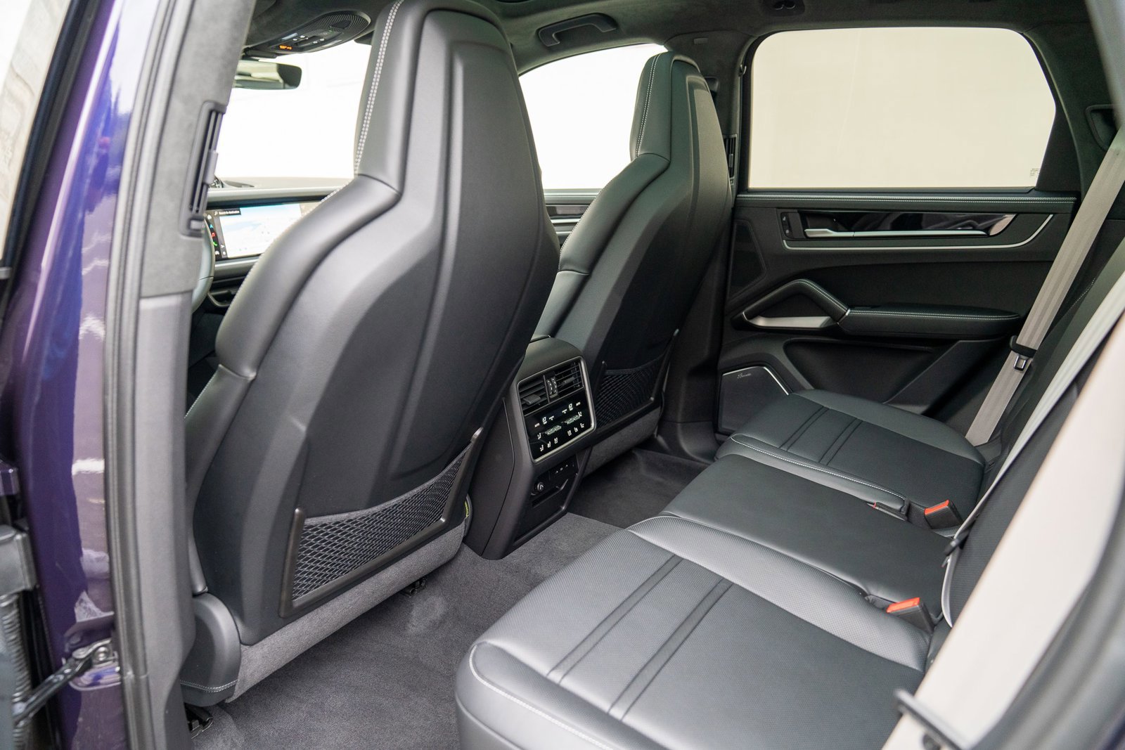 New 2025 Porsche Cayenne GTS AWD/4WD image 23