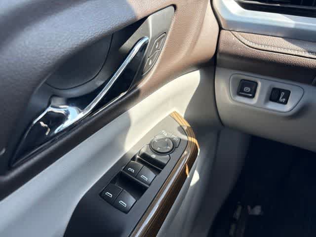 Used 2021 GMC Acadia SLE FWD image 23
