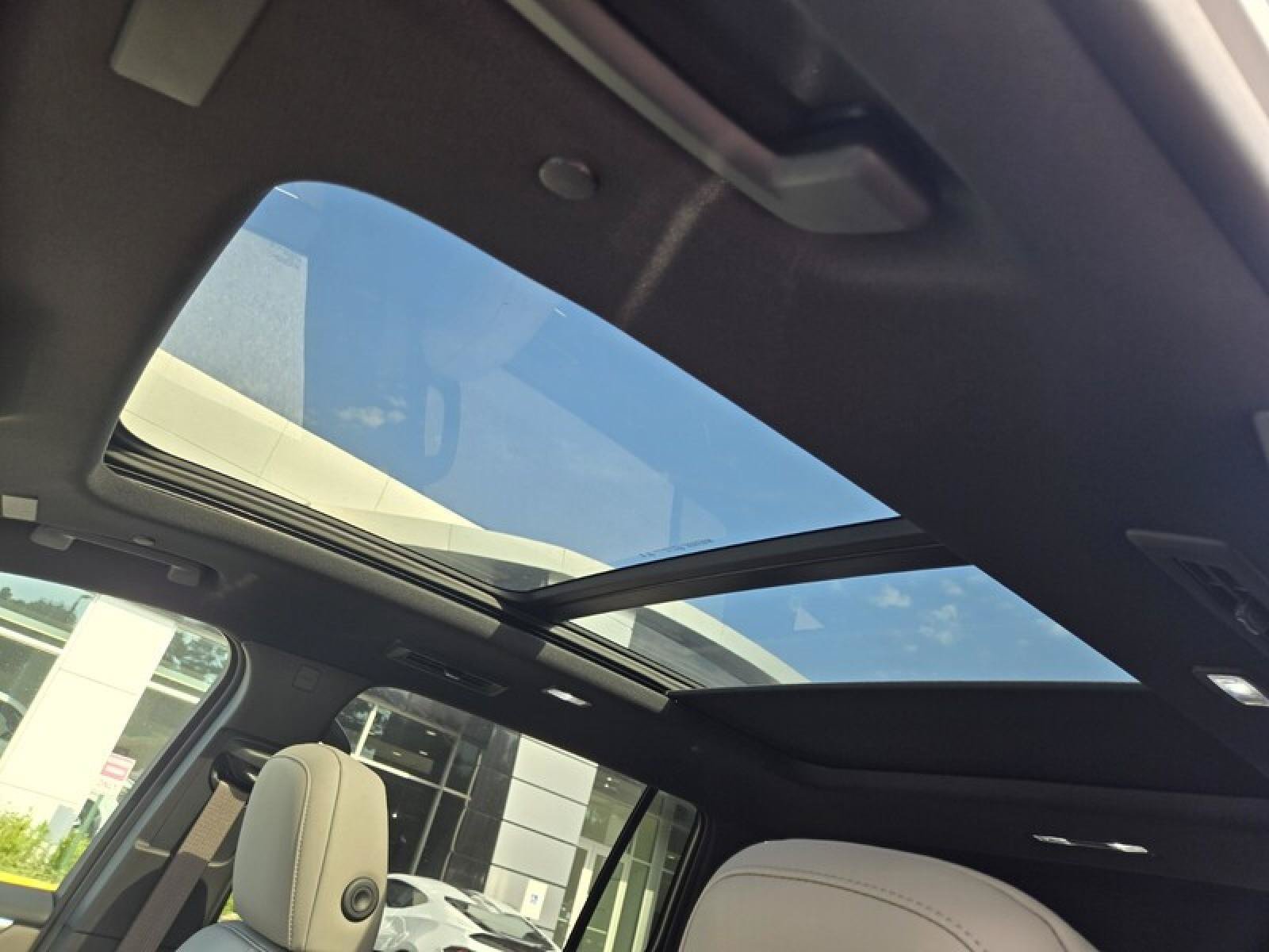 New 2026 GMC Acadia Elevation w/ Elevation Premium Package FWD image 23