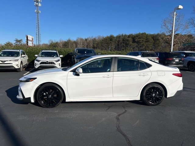 Used 2025 Toyota Camry SE image 8