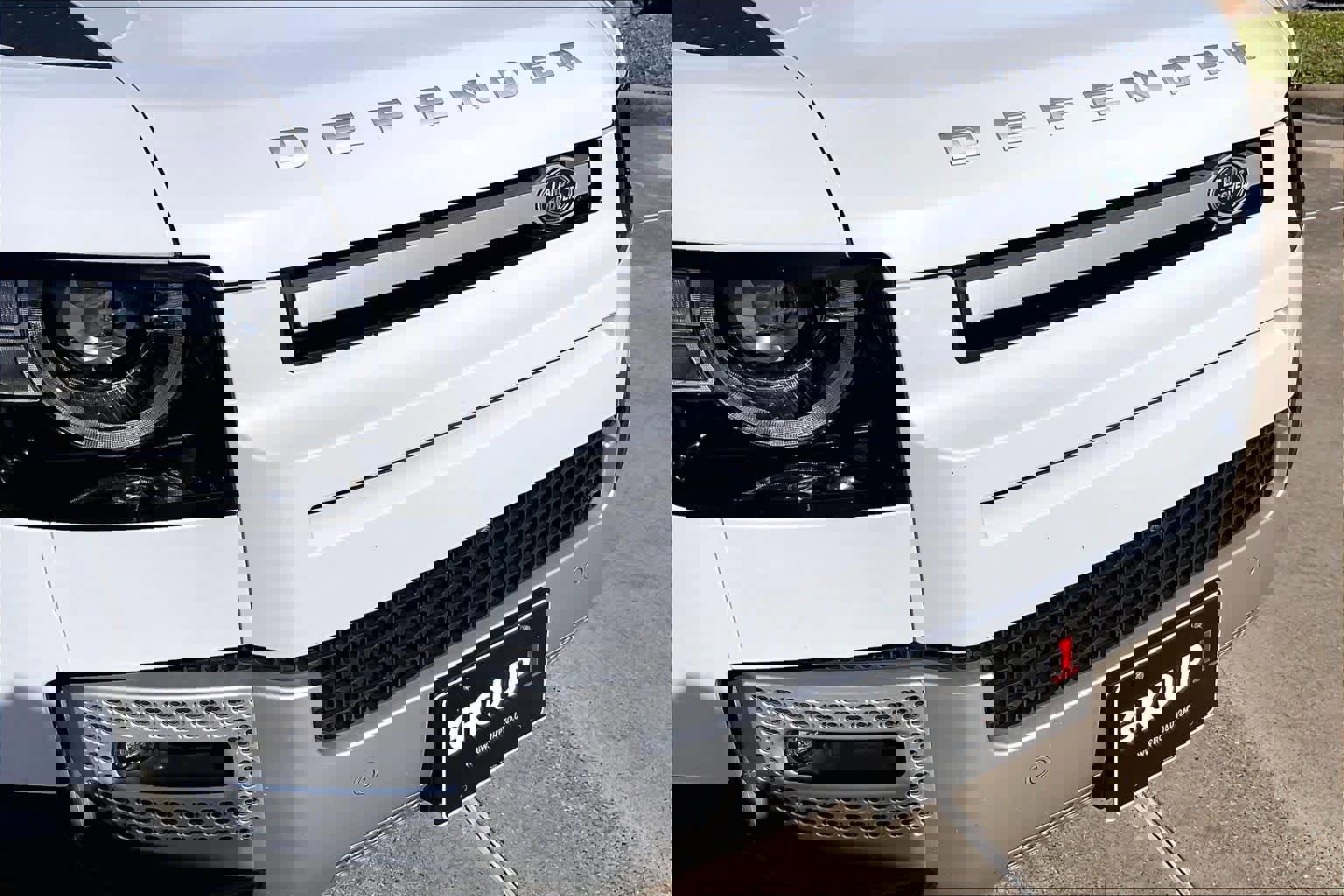 Used 2023 Land Rover Defender 110 SE image 26