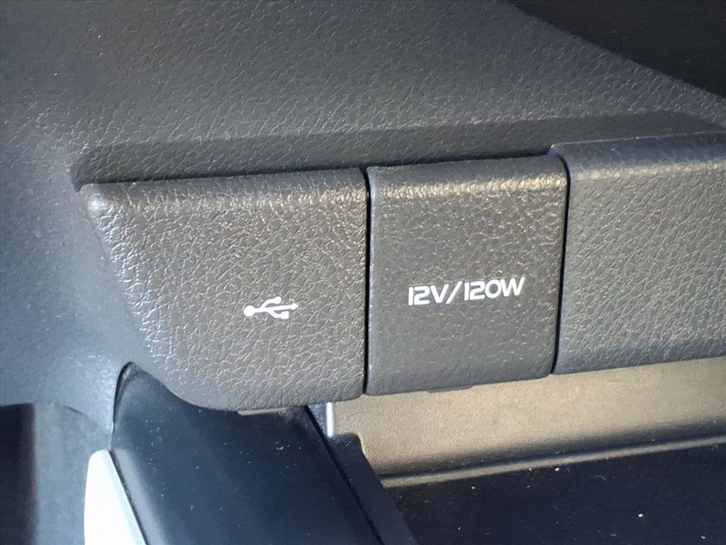 Used 2020 Toyota Camry LE image 7