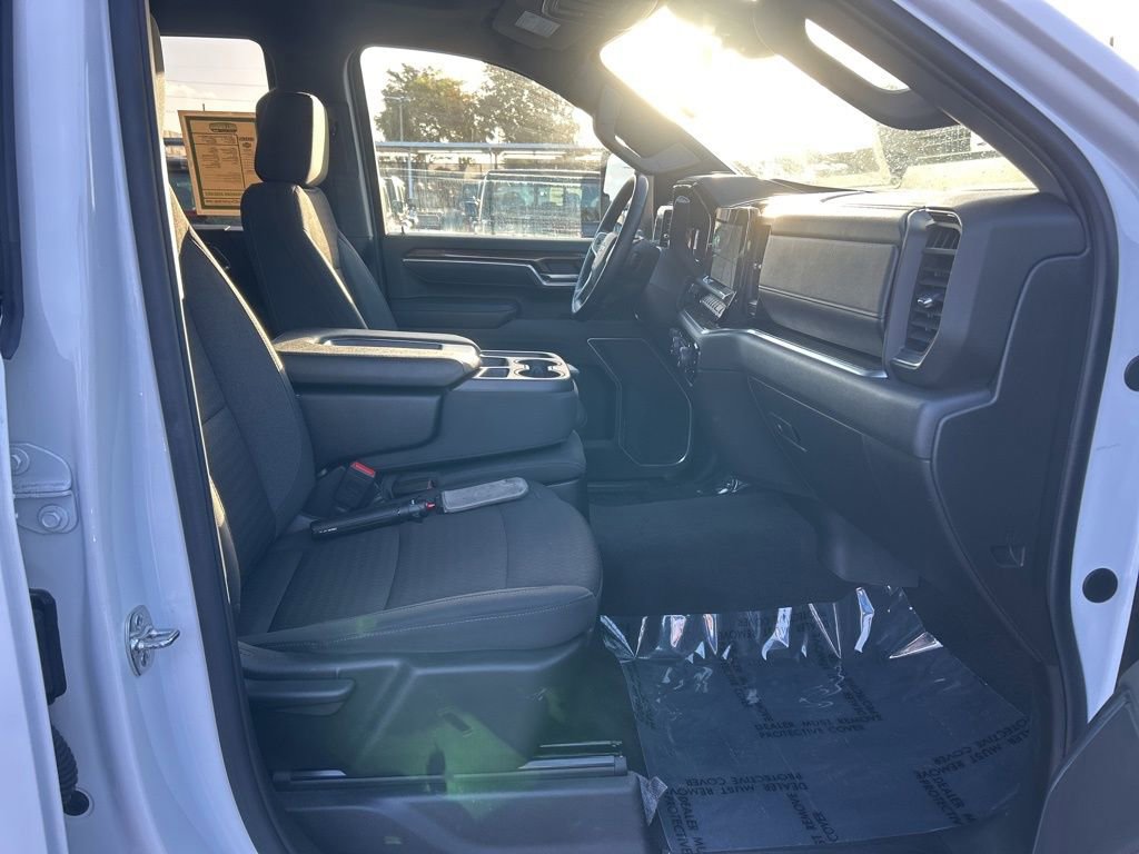 Used 2025 Chevrolet Silverado 2500 LT w/ Convenience Package image 24