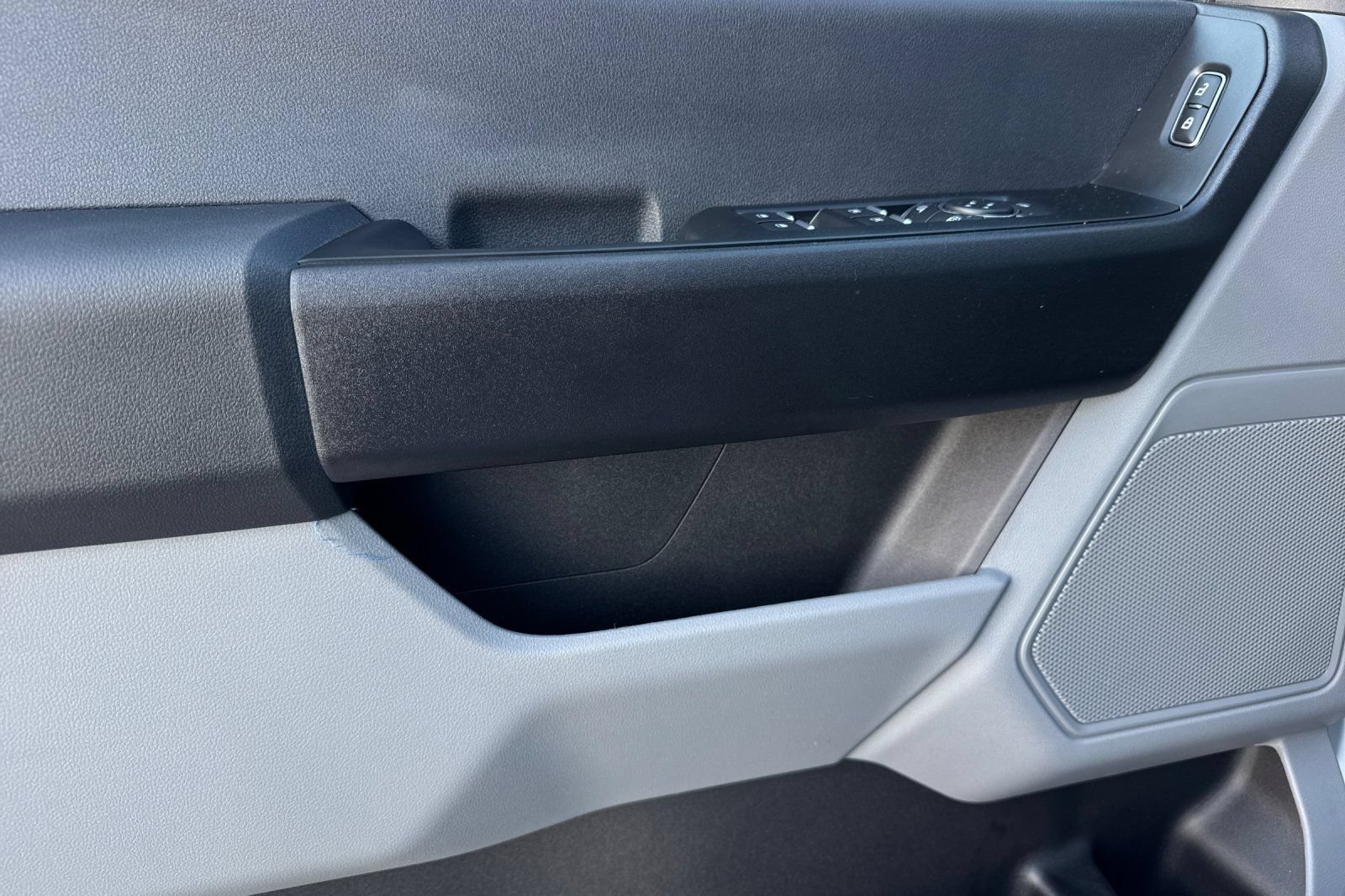 New 2025 Ford F550 4x4 SuperCab Super Duty image 11