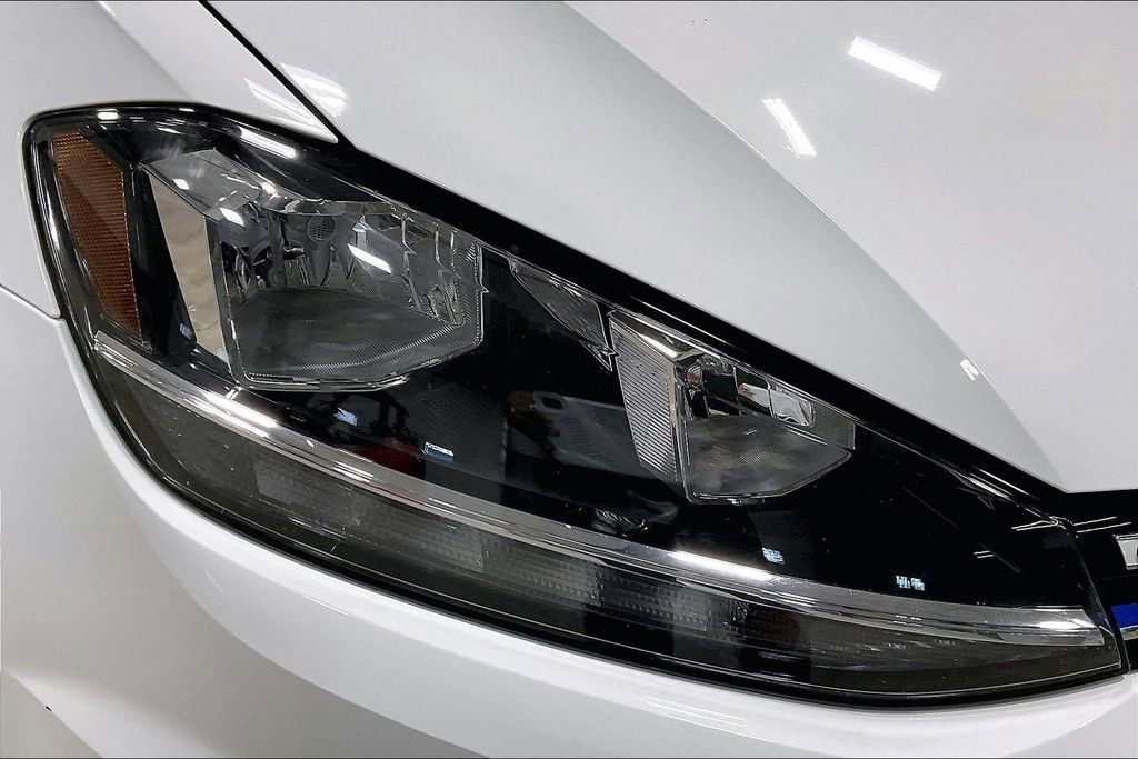 Used 2019 Volkswagen e-Golf SE w/ Driver Assistance Package FWD image 31